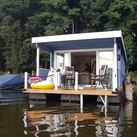 Hausboot Mirabella Am Mueritz Nationalpark Festanliegend Botel Mirow