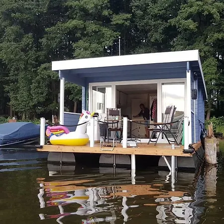 Hausboot Mirabella Am Mueritz Nationalpark Festanliegend Botel Mirow