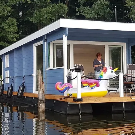 Botel Hausboot Mirabella Am Mueritz Nationalpark Festanliegend